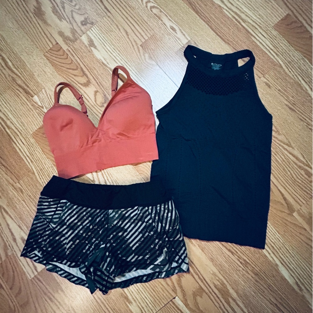 3 Pieces Athleta Pieces SZ Small 1  Sports Bra 1 Black Tank Top & 1 Shorts